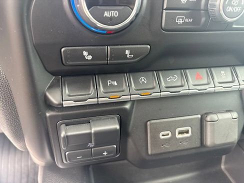 Used 2021 Chevrolet Silverado 1500 LT Trail Boss w/ Convenience Package II AWD/4WD image 32