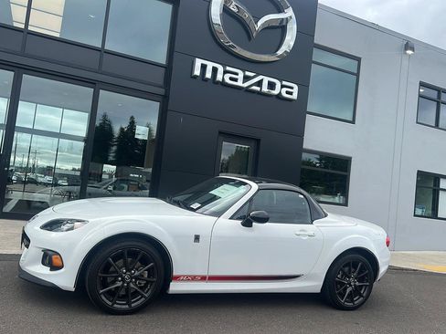 Used 2013 MAZDA MX-5 Miata Club RWD image 2