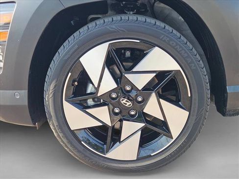 Used 2024 Hyundai Kona Limited FWD image 9