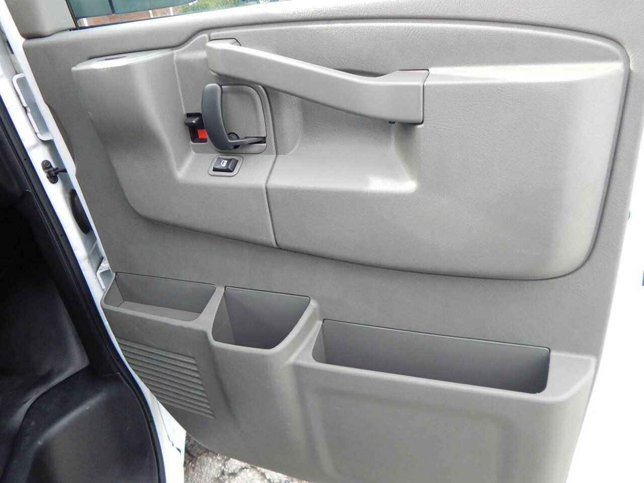 Used 2024 Chevrolet Express 2500 w/ Driver Convenience Package RWD image 23