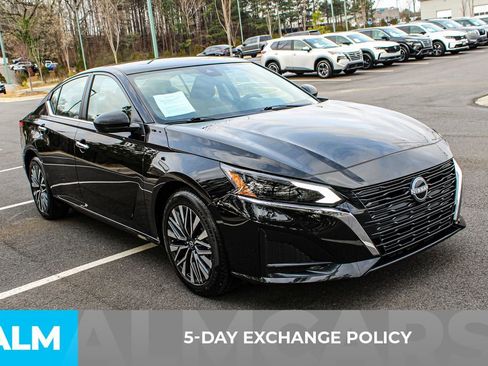 Used 2025 Nissan Altima 2.5 SV image 3