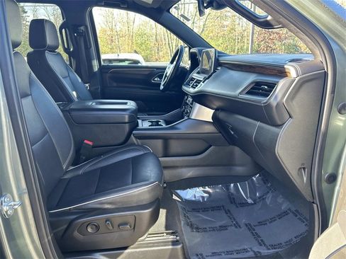 Used 2023 Chevrolet Suburban Premier image 19