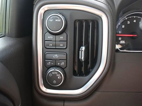 Used 2022 Chevrolet Silverado 2500 LT AWD/4WD image 34