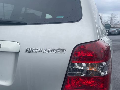 Used 2005 Toyota Highlander Limited image 12