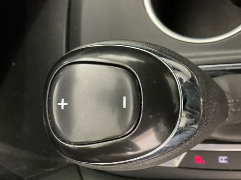 Used 2020 Chevrolet Equinox LS image 43