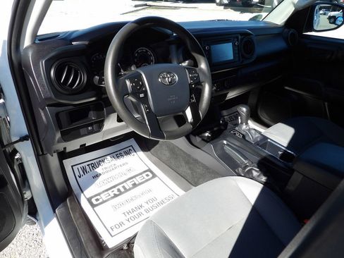 Used 2019 Toyota Tacoma SR image 16