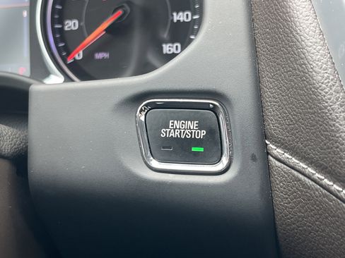 Used 2021 GMC Acadia SLT w/ Premium Package image 9