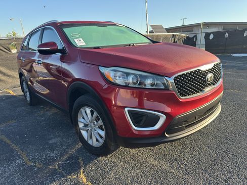Used 2018 Kia Sorento FWD V6 image 1