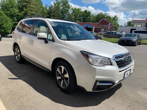 Used 2018 Subaru Forester 2.5i Premium AWD/4WD image 3