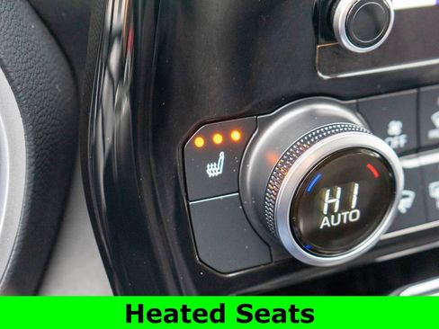 Used 2023 Toyota Highlander XLE image 26