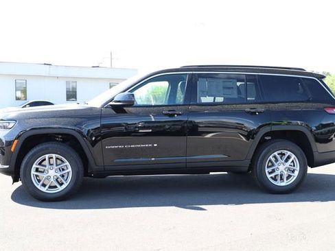 New 2026 Jeep Grand Cherokee L Laredo AWD/4WD image 3