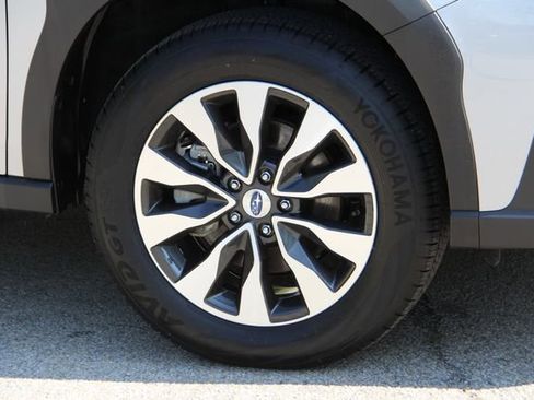 Certified 2025 Subaru Outback Limited AWD/4WD image 14