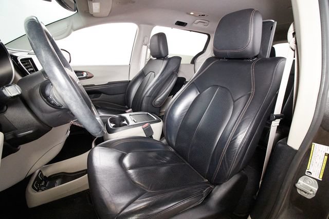 Used 2018 Chrysler Pacifica Touring-L Plus FWD image 21