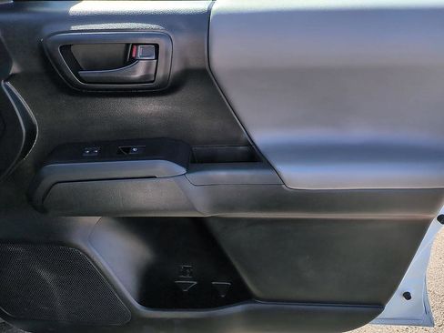 Used 2021 Toyota Tacoma SR image 32