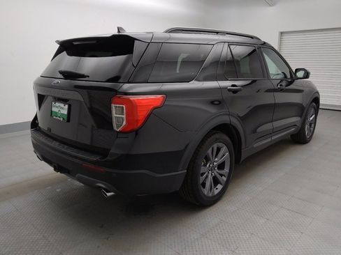 Used 2022 Ford Explorer XLT w/ Equipment Group 202A RWD image 9