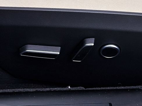 Used 2021 Tesla Model S Plaid image 19