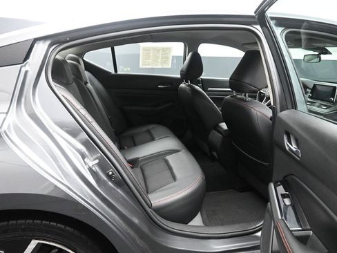 Used 2024 Nissan Altima 2.5 SR image 23