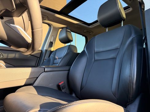 Used 2023 Nissan Rogue SV w/ SV Premium B Package image 24