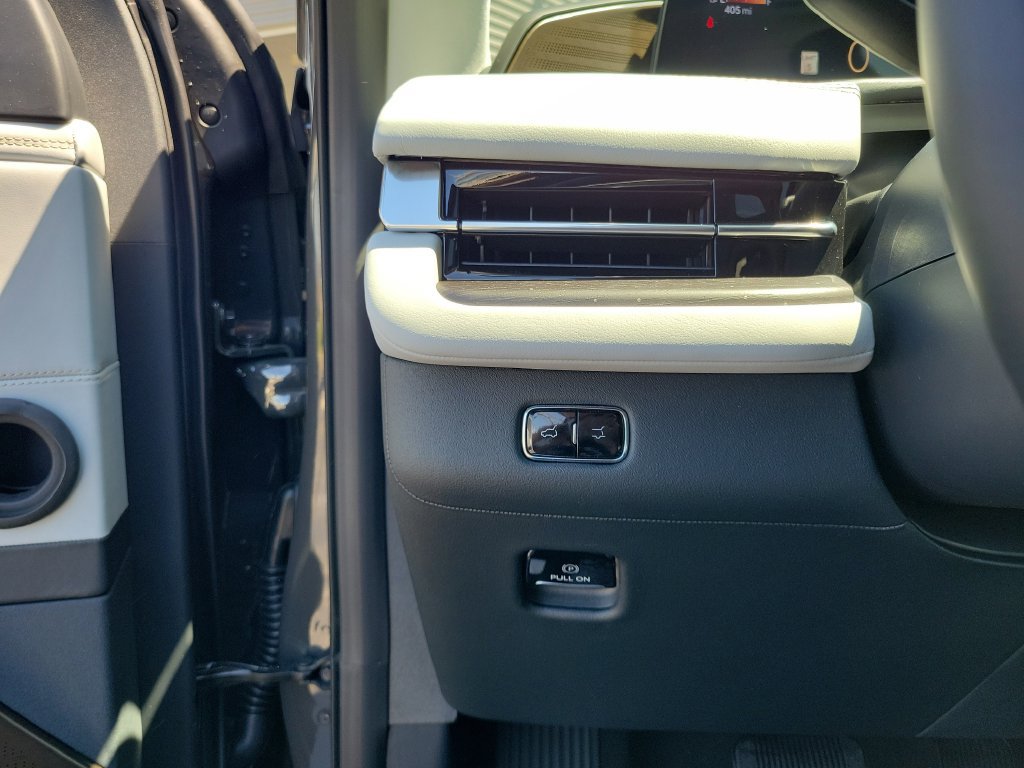 New 2026 Lincoln Navigator Black Label AWD/4WD image 23