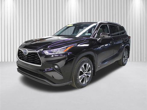 Used 2020 Toyota Highlander XLE AWD/4WD image 8