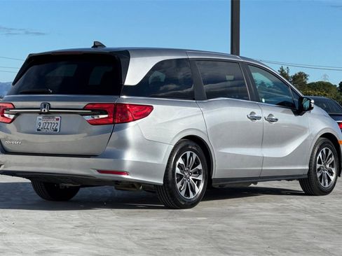 Used 2023 Honda Odyssey EX-L image 3