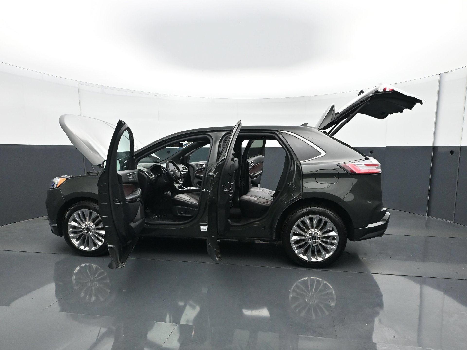 Used 2022 Ford Edge Titanium w/ Equipment Group 301A AWD/4WD image 33