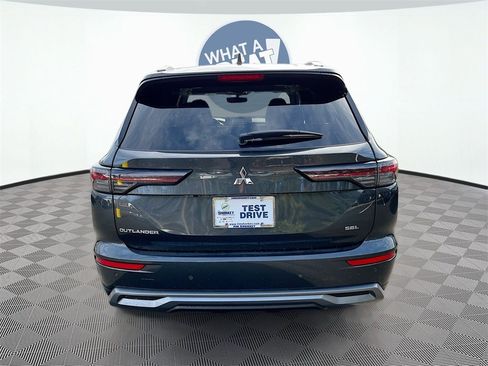 New 2026 Mitsubishi Outlander SEL image 5