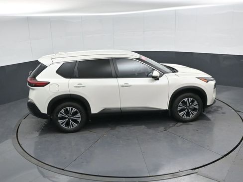 Used 2023 Nissan Rogue SV image 42