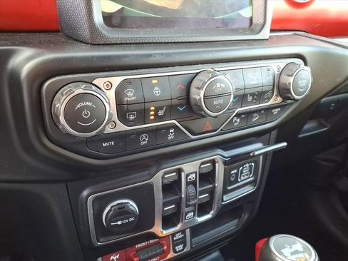 Used 2021 Jeep Wrangler Unlimited Rubicon image 18