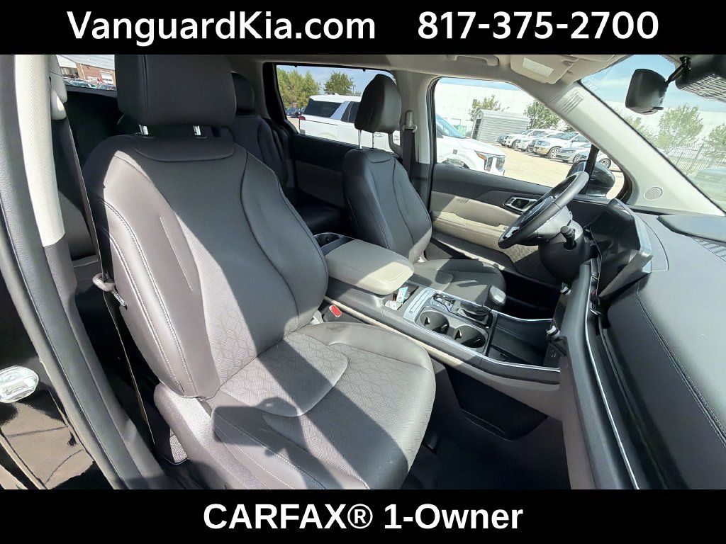 Certified 2026 Kia Carnival EX FWD image 28