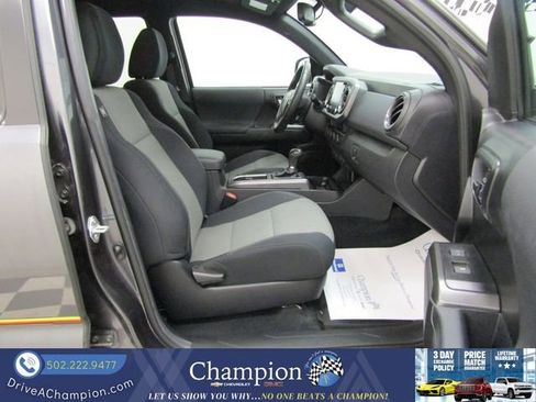 Used 2021 Toyota Tacoma TRD Off-Road image 41