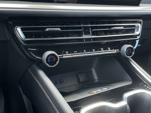 New 2026 Chevrolet Traverse LT image 19