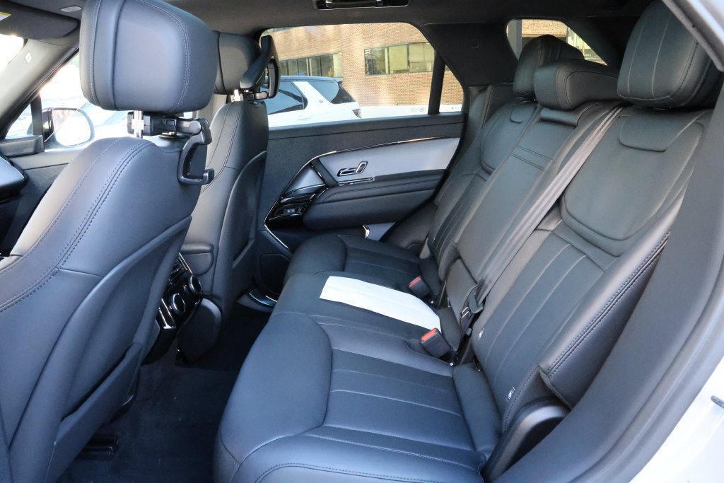 New 2027 Land Rover Range Rover Sport SE AWD/4WD image 30