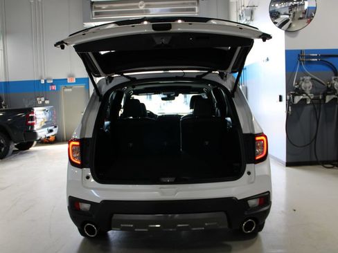 Used 2024 Honda Passport TrailSport image 31