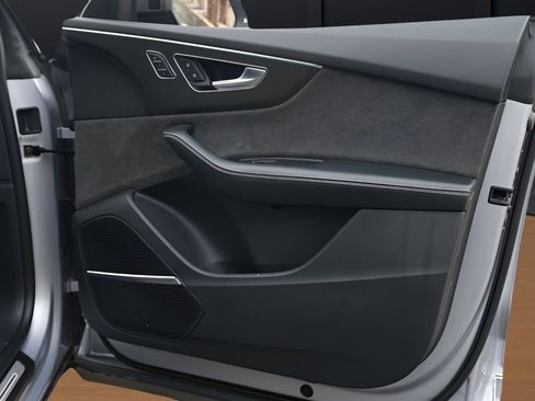 Used 2021 Audi RS Q8 w/ Carbon Optic Package image 20