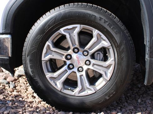 Used 2024 GMC Sierra 1500 SLT image 9