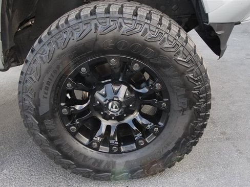 Used 2018 Toyota Tacoma TRD Sport w/ Technology Package AWD/4WD image 43