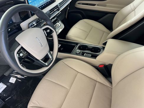 New 2025 Lincoln Corsair Reserve w/ Jet Appearance Package image 8