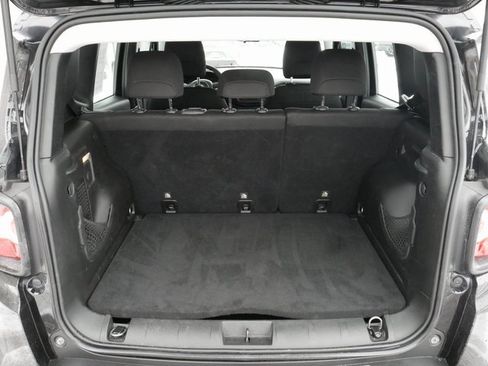 Used 2019 Jeep Renegade Sport image 8