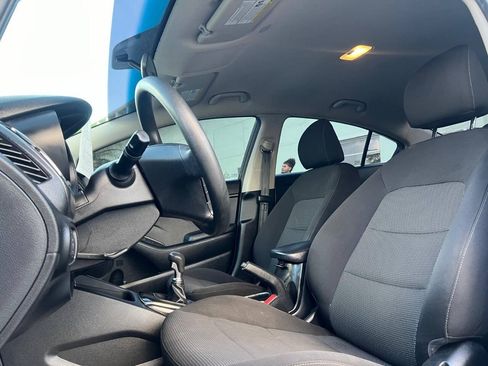 Used 2018 Kia Forte LX FWD image 17
