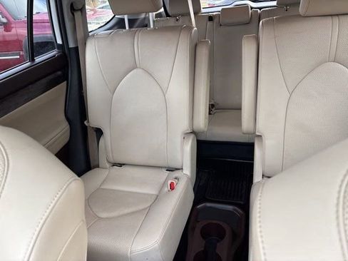 Used 2020 Toyota Highlander Limited image 30