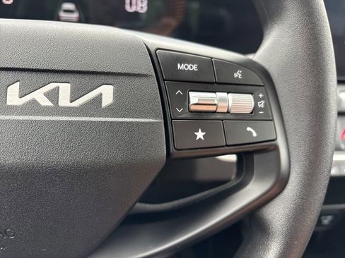 Used 2025 Kia K4 FWD image 9