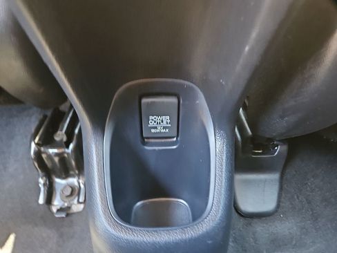 Used 2022 Honda HR-V EX image 11