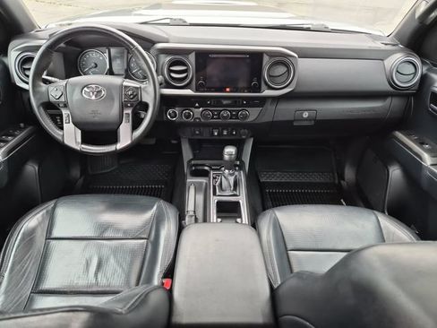 Used 2019 Toyota Tacoma TRD Sport AWD/4WD image 21
