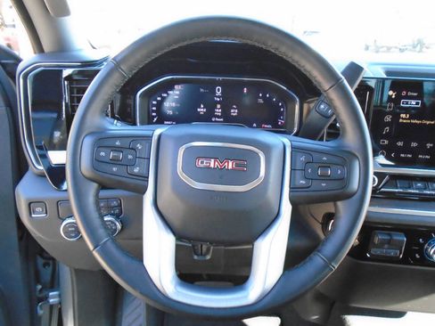 Used 2025 GMC Sierra 1500 SLT image 15