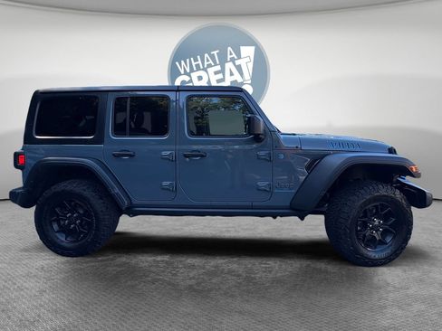 Used 2024 Jeep Wrangler Unlimited AWD/4WD image 2
