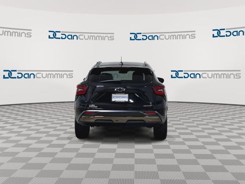 Used 2025 Chevrolet Trax ACTIV w/ Sunroof Package FWD image 7