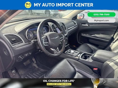 Used 2021 Chrysler 300 Touring L w/ Popular Equipment Group AWD/4WD image 8
