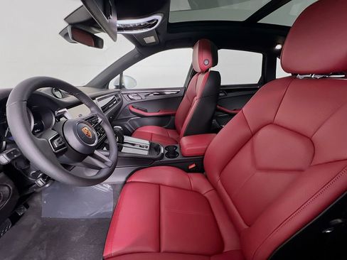 New 2026 Porsche Macan image 5