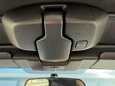 Used 2007 MAZDA MX-5 Miata Grand Touring w/ Suspension Pkg image 23